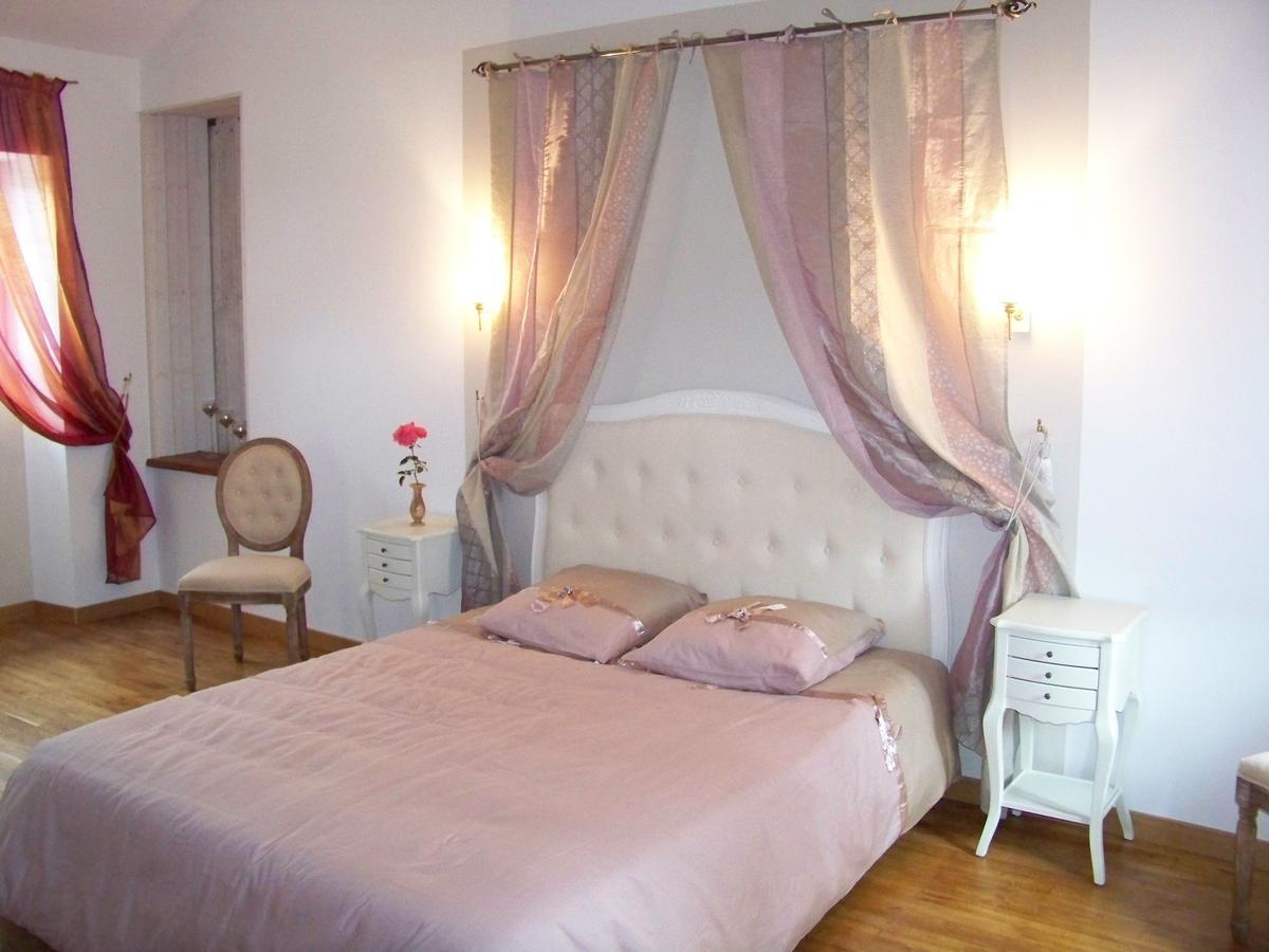 Bed and Breakfast La Genoise Tillieres Pokoj fotografie